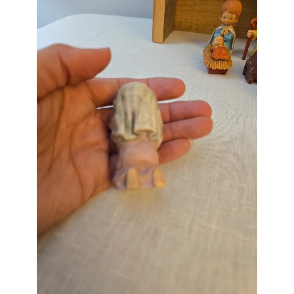 Vintage Nativity Set with Stable And 13 Figurines